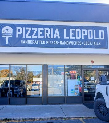 Pizzeria Leopold by null