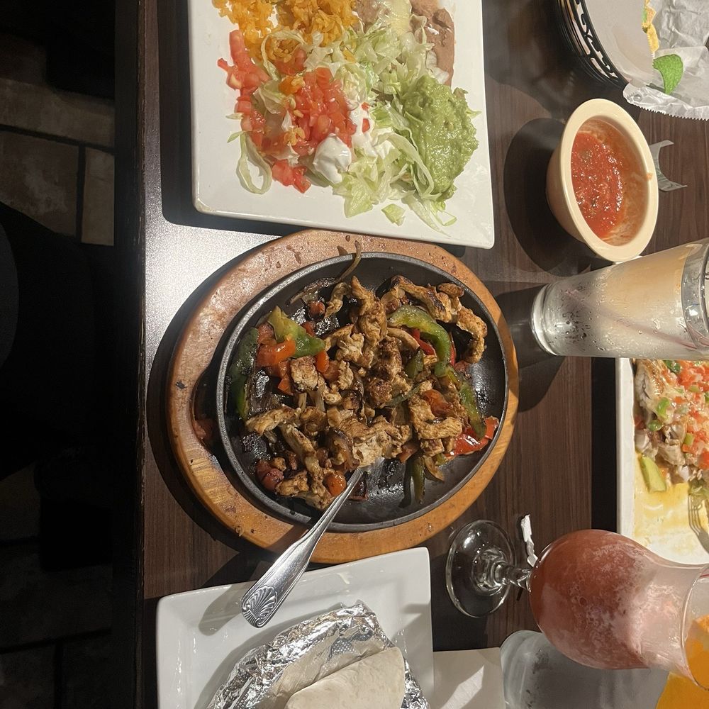 Don Ramon Mexican Restaurant - Chicken Fajita - Mexican Near Me - Westlake, Ohio