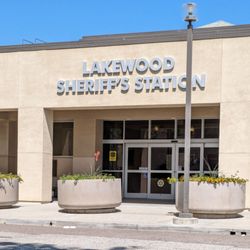 Los Angeles County Sheriff - Front of the station