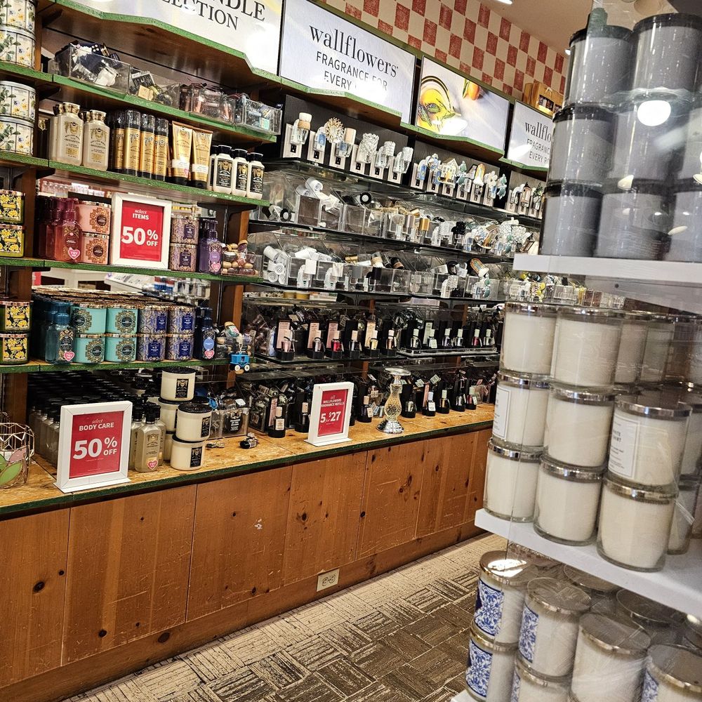 Bath & Body Works - Cosmetics & Beauty Supply Near Me - Hemet, California