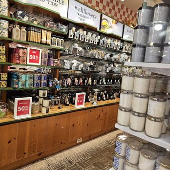 Bath & Body Works - Cosmetics & Beauty Supply Near Me - Hemet, California Bath & Body Works - Cosmetics & Beauty Supply Near Me - Hemet, California