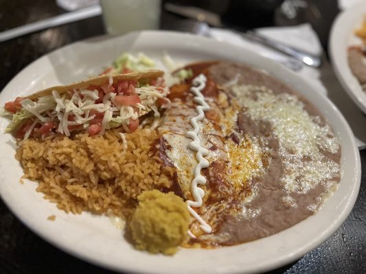 Los Amigos Bar & Grill by null