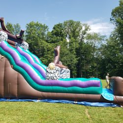 Grand Rental - Wild Rapids water slide