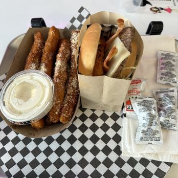 Frisco's Carhops - Frisco's Parmesan Zucchini Sticks & Chipotle Bacon Cheeseburger - American Near Me - Whittier, California