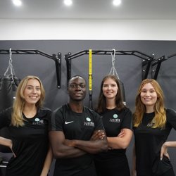 JustFit - Körperwerkstatt - The Team, deine Personal TrainerInnen. Immer dabei.