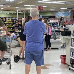 Winn-Dixie - Line only by self-service. Only 1 lane opened.