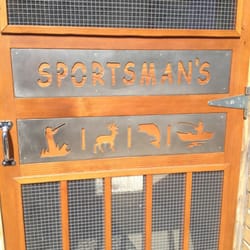The Sportsmans Bar - Front door
