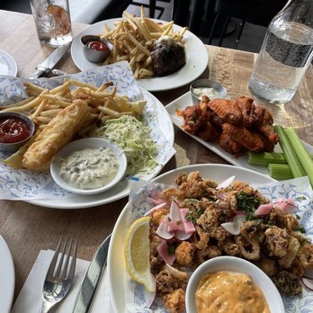 Earls Kitchen + Bar - New American Near Me - Bellevue, Washington Earls Kitchen + Bar - New American Near Me - Bellevue, Washington