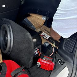 Metric Car Stereo - So you can see his trash work
