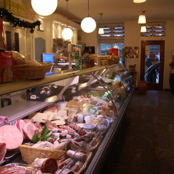 Feduzzi - Italian Near Me - Amsterdam, New Hampshire