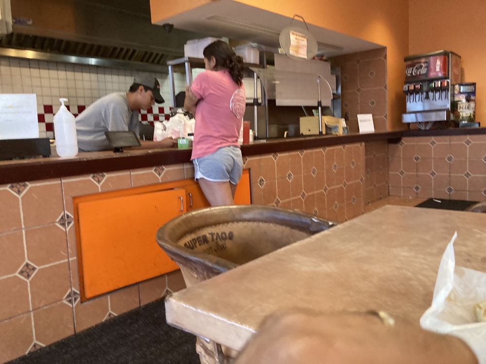 El Super Taco Logo