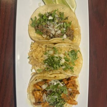 El Globo - Single tacos - ground beef, rice and beans, shredded chicken - Mexican Near Me - Grand Rapids, Michigan El Globo - Single tacos - ground beef, rice and beans, shredded chicken - Mexican Near Me - Grand Rapids, Michigan