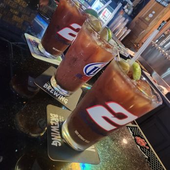 Pistol Pete's Brew & Cue - Great bar to come for a drink, watch sports, and play pool, too. Service is fantastic! Their Bloody Marys are amazing. - Sports Bars Near Me - Auburn, California