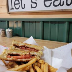 Ole Hitchin' Post - Grilled Cheeses made soooo many ways!