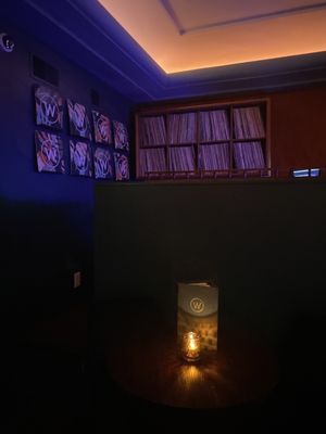 Willis Show Bar by null