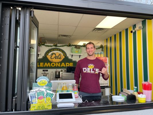 Del's Lemonade by null