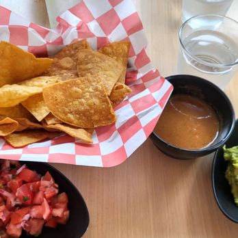 Crispy Taco - Guacamole service - Tacos Near Me - Montauk, New York
