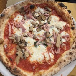 Cotto e funghi €12