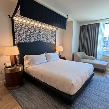 Canopy by Hilton Boston Downtown - Queen bed - Hotels Near Me - Boston, Massachusetts