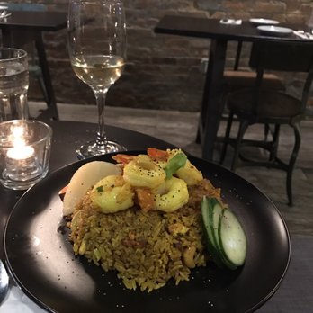 A Gusto Thai Bistro - Pineapple fried rice with Shrimp - Cafes Near Me - Brooklyn, New York A Gusto Thai Bistro - Pineapple fried rice with Shrimp - Cafes Near Me - Brooklyn, New York