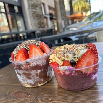 Lazy Bird - 16 oz Create Your Own Bowl (Left) 12 oz Create Your Own Bowl (Right) - Acai Bowls Near Me - Anaheim, California Lazy Bird - 16 oz Create Your Own Bowl (Left) 12 oz Create Your Own Bowl (Right) - Acai Bowls Near Me - Anaheim, California