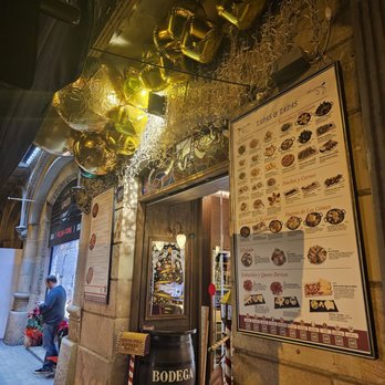 Paelleria - Outside the restaurant - Arroceria / Paella Near Me - Barcelona, B Paelleria - Outside the restaurant - Arroceria / Paella Near Me - Barcelona, B