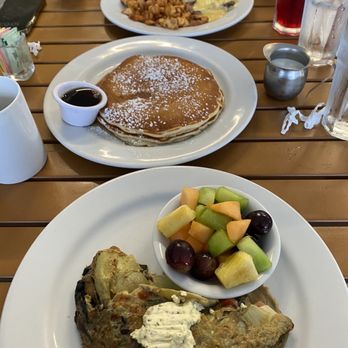 Bea Bea’s - Heart to Heart Omelette, pancakes, eggs Benedict - Coffee & Tea Near Me - Glendale, California Bea Bea’s - Heart to Heart Omelette, pancakes, eggs Benedict - Coffee & Tea Near Me - Glendale, California