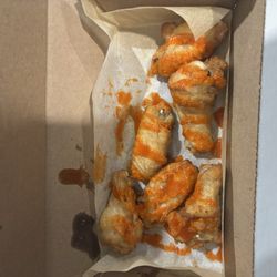 Domino's Pizza - "BUFFALO" wings
