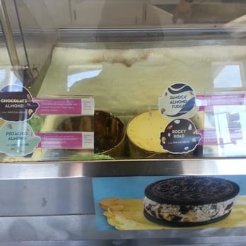 Baskin Robbins - Jamoca almond fudge is the best - Ice Cream & Frozen Yogurt Near Me - Emeryville, California Baskin Robbins - Jamoca almond fudge is the best - Ice Cream & Frozen Yogurt Near Me - Emeryville, California