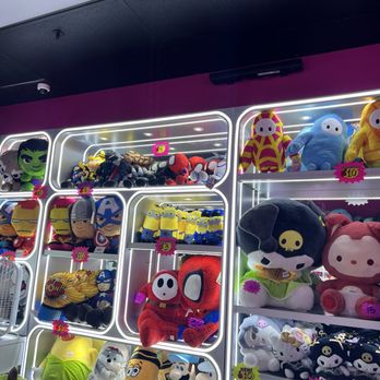 Claw World - So many machines and a lot of fun prices. - Arcades Near Me - Las Vegas, Nevada