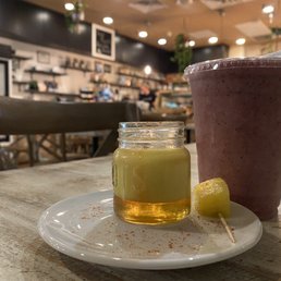 Ginger shot & smoothie