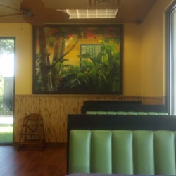 Tropical Smoothie Cafe - very tropical feeling..very clean