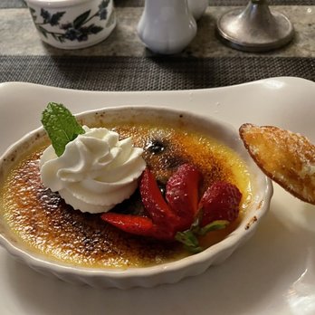 Hartstone Inn - Blueberry creme brûlée - Hotels Near Me - Camden, Maine Hartstone Inn - Blueberry creme brûlée - Hotels Near Me - Camden, Maine