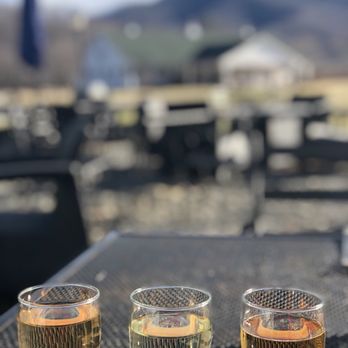 Blue Toad Hard Cider - Cideries Near Me - Roseland, Virginia Blue Toad Hard Cider - Cideries Near Me - Roseland, Virginia