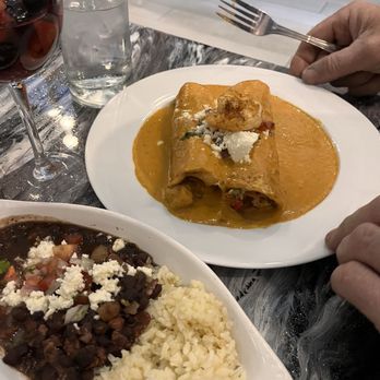 Mr. Q Restaurant - Hacienda Enchiladas - Latin American Near Me - Atascadero, California