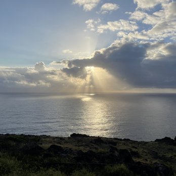 Makapu'u Point Lighthouse Trail - Breathtaking sunrise - Hiking Near Me - Honolulu, Hawaii Makapu'u Point Lighthouse Trail - Breathtaking sunrise - Hiking Near Me - Honolulu, Hawaii