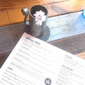 Pleasant House Pub - Cute flowers on each table - British Near Me - Chicago, Illinois Pleasant House Pub - Cute flowers on each table - British Near Me - Chicago, Illinois