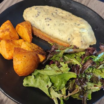 389 Cozy - Truffle egg omelette on toast - Steakhouses Near Me - Toronto, Ontario