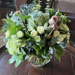 2 Buds Floral Design - Simply Stunning!