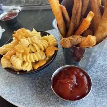 Lamplight Lounge - Kids mac and cheese - New American Near Me - Anaheim, California