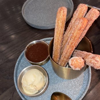 Gordon Ramsay Hell's Kitchen - Churros with ice cream & chocolate dipped - New American Near Me - Miami, Florida Gordon Ramsay Hell's Kitchen - Churros with ice cream & chocolate dipped - New American Near Me - Miami, Florida