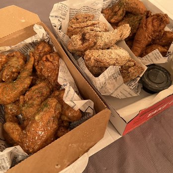 Drunken Chicken - 1 lb creamy garlic wings, half and half bone in chicken in snow cheese and soy garlic - Korean Near Me - Toronto, Ontario