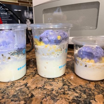 Snowflakes - Paid for Large large regular-- Got regular regular small.  ‍ - Shaved Ice Near Me - Artesia, California