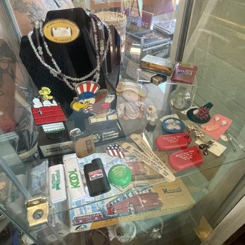 Retro Now - Used, Vintage & Consignment Near Me - Martinez, California