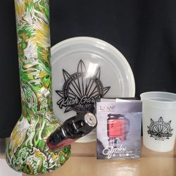 Kush Gardens - All the necessary accessories