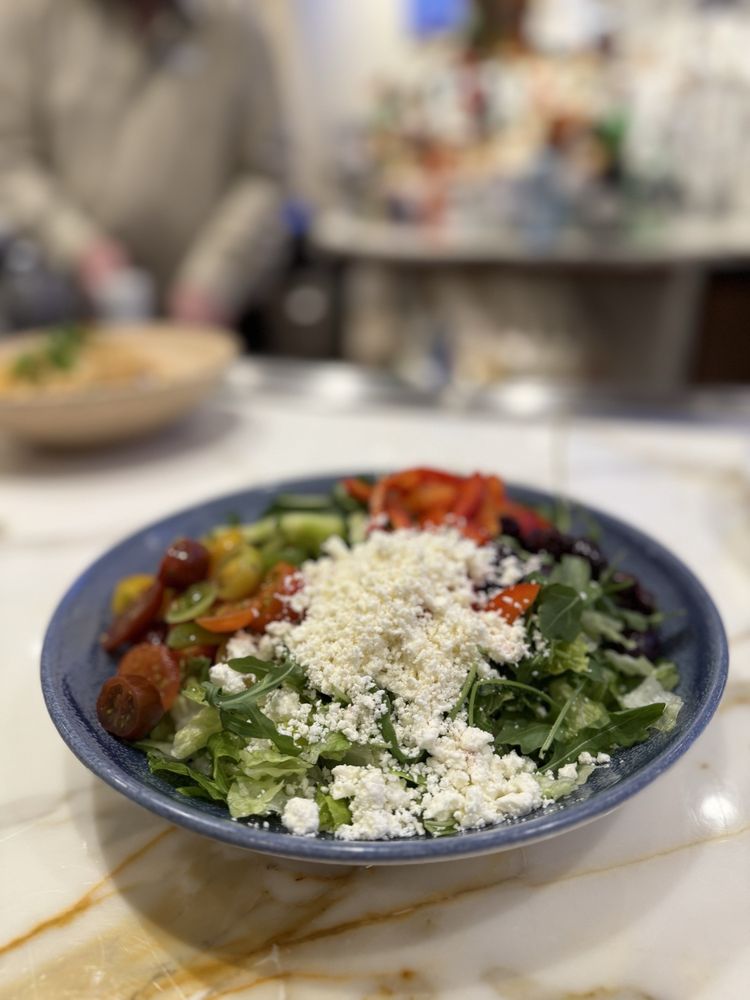 Serrano Vista Café - Photo 3