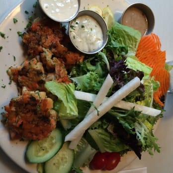 Side Door Cafe - Salmon cakes - New American Near Me - Gleneden Beach, Oregon
