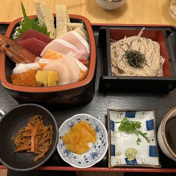 I-NABA - Chirashi Gozen - Japanese Near Me - Honolulu, Hawaii