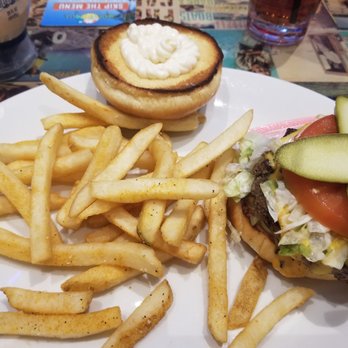 Margaritaville - Pigeon Forge - Cheeseburger in Paradise complete with Heinz 57 - American Near Me - Pigeon Forge, Tennessee Margaritaville - Pigeon Forge - Cheeseburger in Paradise complete with Heinz 57 - American Near Me - Pigeon Forge, Tennessee