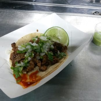 Antojitos Hector: Taco Stand - Food Trucks Near Me - Tustin, California